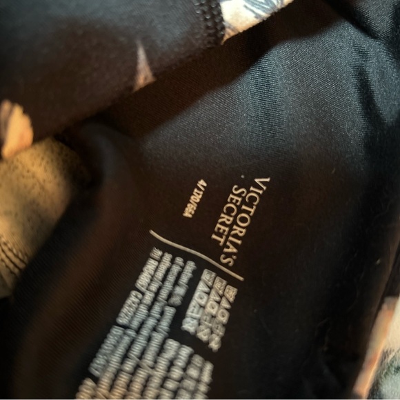 Victoria Secret Legging Lot; SMALL/TALL - Picture 5 of 8